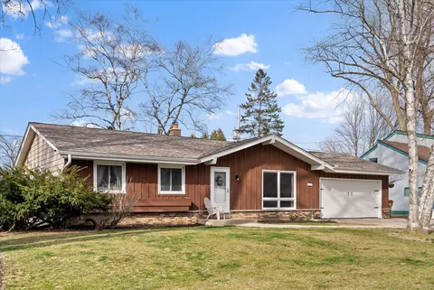 1636 W Fairfield, Glendale, WI 53209