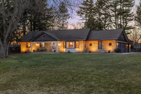 5605 S Meadow Park, Hales Corners, WI 53130