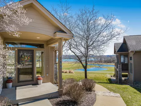 122 Terrace #43-22B, Geneva, WI 53147