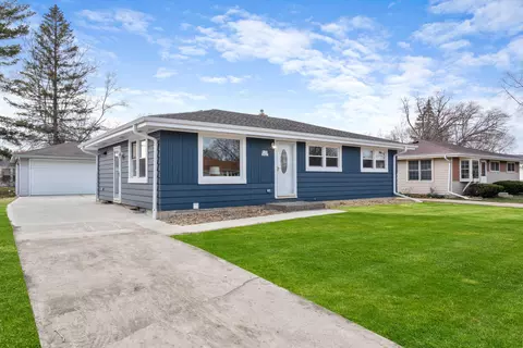 w170n8467 Lloyd, Menomonee Falls, WI 53051