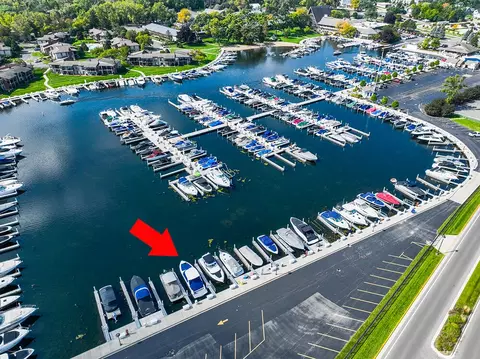 271 Fontana #556, Fontana, WI 53125