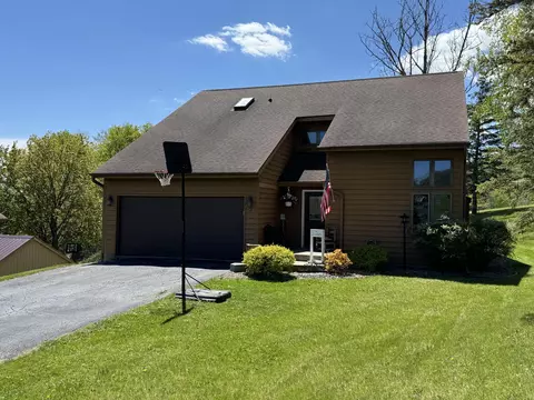 531 Jonathan, La Crescent, MN 55947