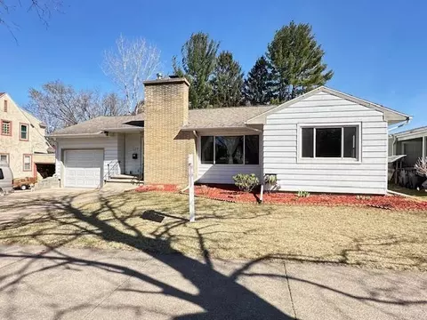 127 26th, La Crosse, WI 54601
