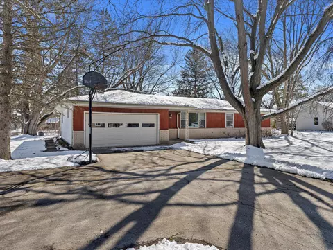 430 Arlington, Delafield, WI 53018
