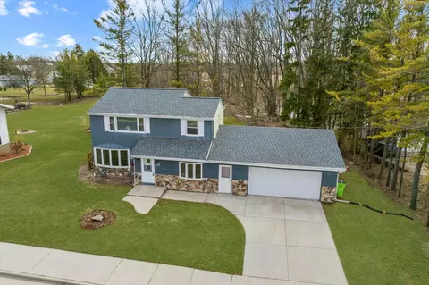 717 Millersville, Howards Grove, WI 53083