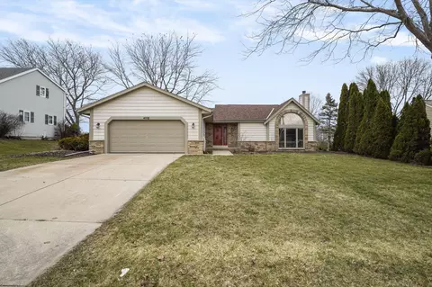 4112 W Central, Franklin, WI 53132