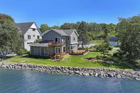 w3964 South Shore Drive, Geneva, WI 53147
