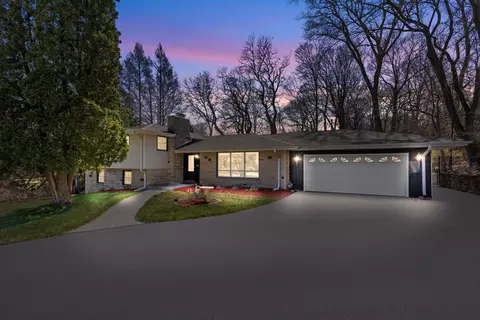 2225 W Bernard, Glendale, WI 53209