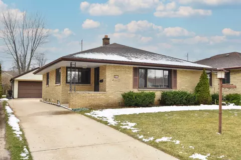 811 Mackinac, South Milwaukee, WI 53172