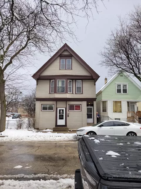 3448 N Richards #3450, Milwaukee, WI 53212