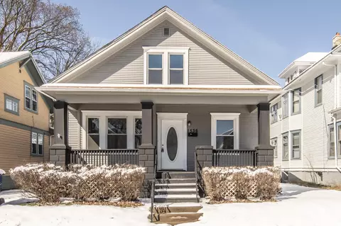 1536 Flett, Racine, WI 53405