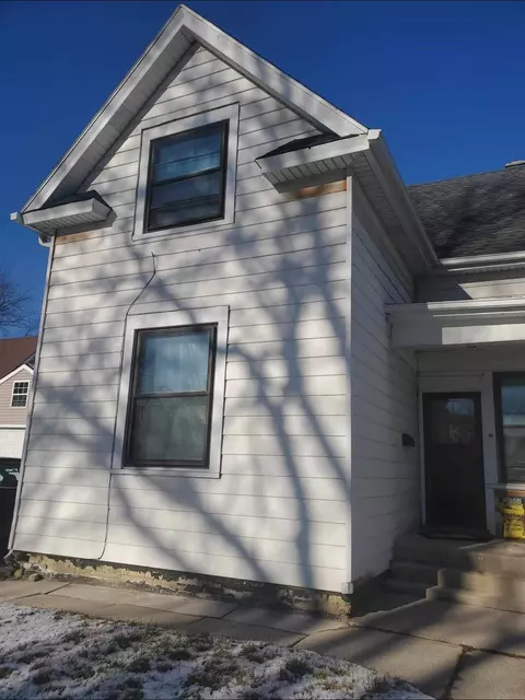 4254 S Whitnall, Milwaukee, WI 53207