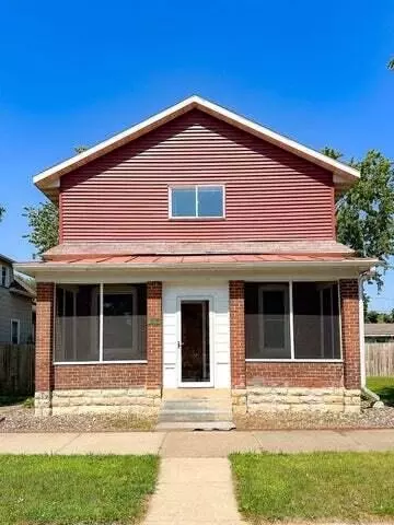 1317 Farnam, La Crosse, WI 54601