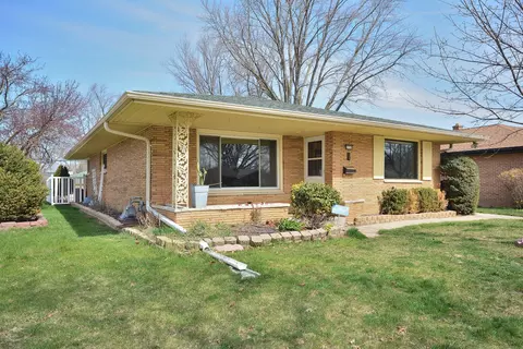 8730 W Palmetto, Milwaukee, WI 53225
