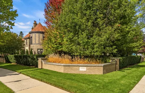 3801 N N Lk, Shorewood, WI 53211