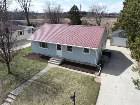 909 1st, Grafton, WI 53024