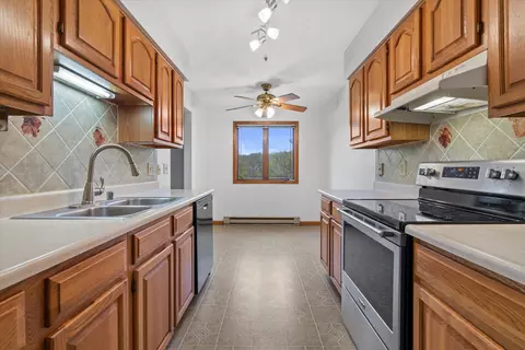 530 N Silverbrook #207, West Bend, WI 53090