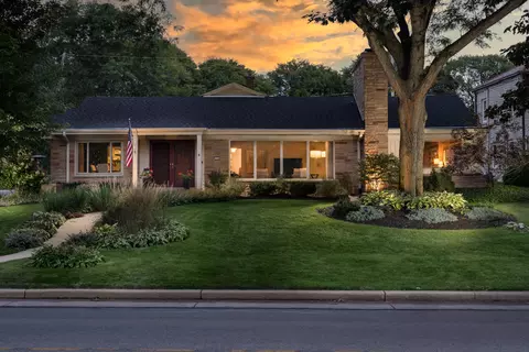 2398 Menomonee Riv, Wauwatosa, WI 53226