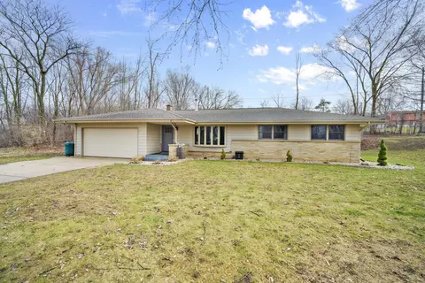7354 Kettle Moraine, Barton, WI 53090