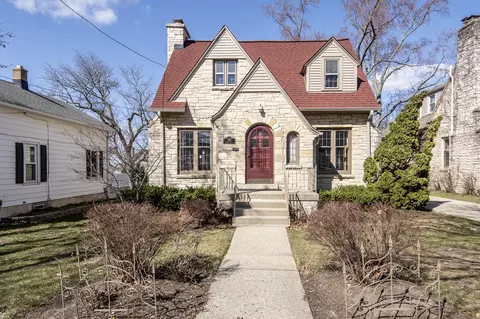 534 Grove, Waukesha, WI 53186