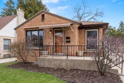 2440 S 81st, West Allis, WI 53219