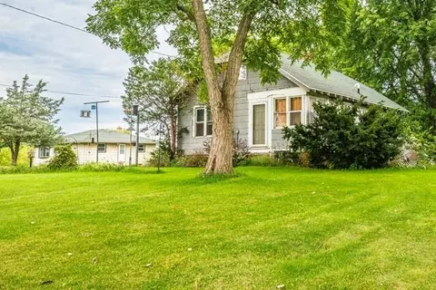 12606 7th #12610, Paris, WI 53182