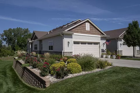 1142 Black Bear, Mukwonago, WI 53149
