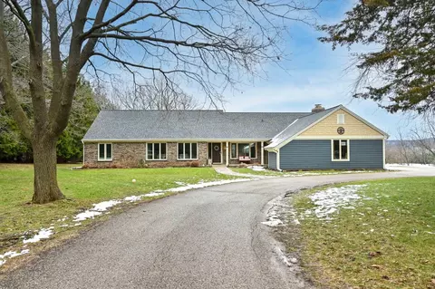 360 Genesee, Delafield, WI 53018