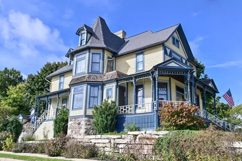 517 Madison, Waukesha, WI 53188