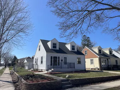 6801 W Cleveland, Milwaukee, WI 53219