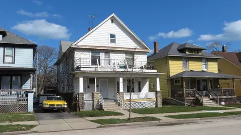 1609 Holmes, Racine, WI 53405