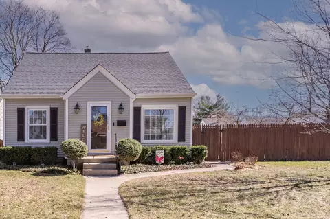1122 S 115th, West Allis, WI 53214