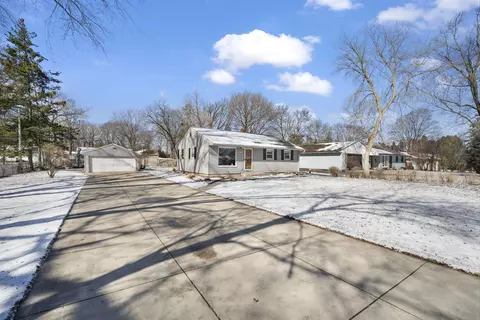 1507 S Wildwood, New Berlin, WI 53151