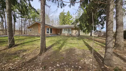 34334 Academy, Rochester, WI 53105