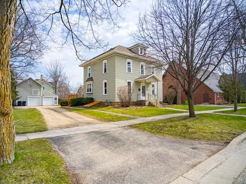 115 N Broad, Elkhorn, WI 53121