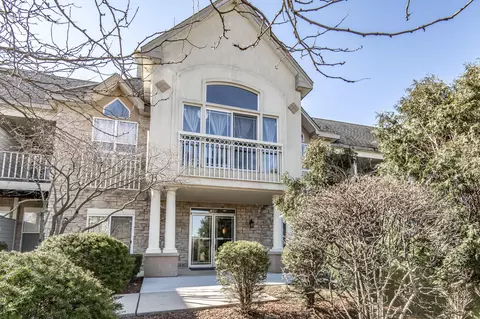 7045 S Riverwood #A-06, Franklin, WI 53132