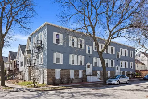 1225 E Wright, Milwaukee, WI 53212