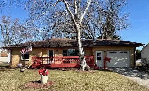 w170n8712 Edgewood, Menomonee Falls, WI 53051