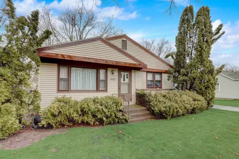 432 W Geneva, Elkhorn, WI 53121