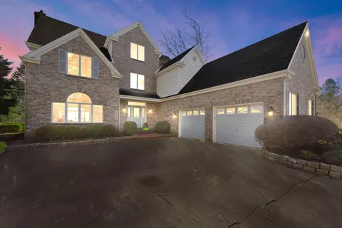 12232 N Lake Shr, Mequon, WI 53092