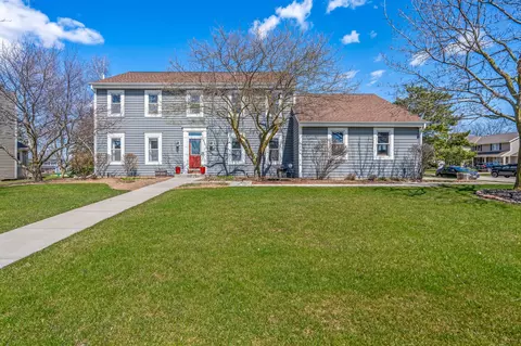 n51w17118 Maple Crst, Menomonee Falls, WI 53051