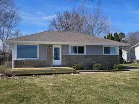 7238 Lakeshore, Racine, WI 53402