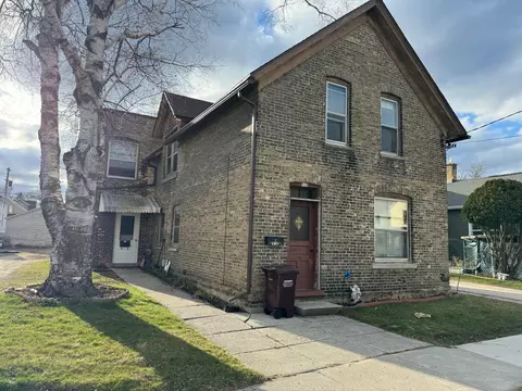 918 S 18th, Manitowoc, WI 54220