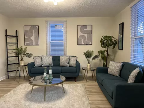 1228 S 72nd, West Allis, WI 53214