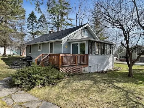 150 Hill, Williams Bay, WI 53191