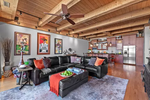 541 Erie #414, Milwaukee, WI 53202