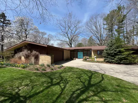 5124 Scenic, Manitowoc, WI 54220