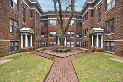 2537 N Downer #11, Milwaukee, WI 53211