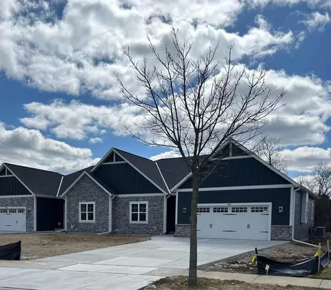1448 Red Oak, Hartford, WI 53027