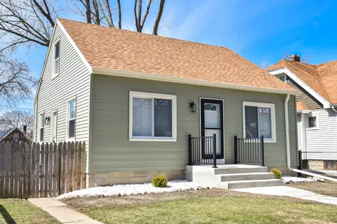 4555 N 39th, Milwaukee, WI 53209